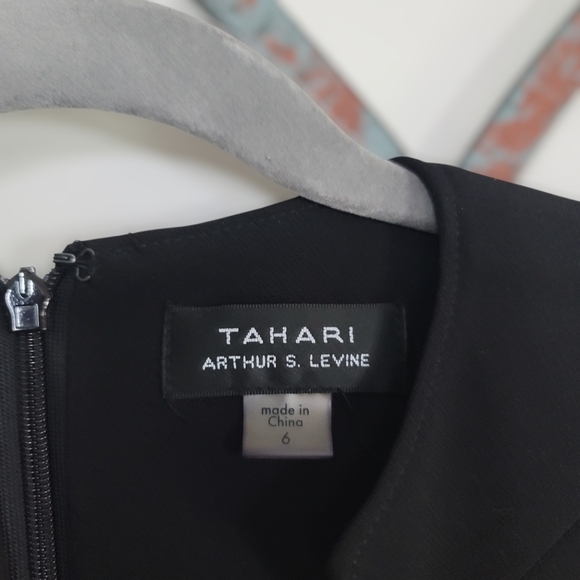 Tahari Arthur S. Levine Wide Leg Black Jumpsuit, Sz 6 - Picture 4 of 7